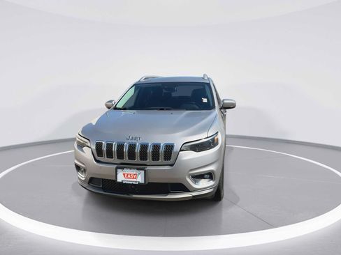 Used 2019 Jeep Cherokee Limited w/ Luxury Group AWD/4WD image 3