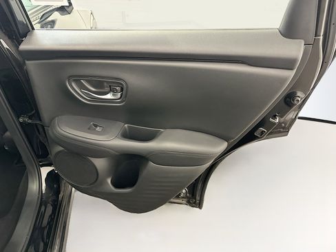 Used 2025 Honda HR-V LX image 30