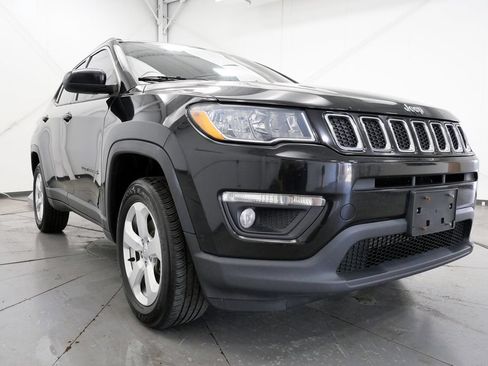 Used 2020 Jeep Compass Latitude AWD/4WD image 34
