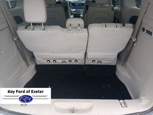 Used 2018 Chrysler Pacifica Limited w/ Advanced Safetytec Group FWD image 14