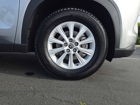 Certified 2025 Toyota Grand Highlander FWD image 9