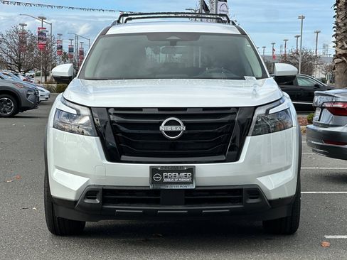 New 2025 Nissan Pathfinder SV w/ Black Appearance Package image 6