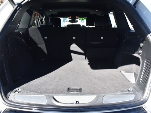 Used 2019 Jeep Grand Cherokee Limited image 32