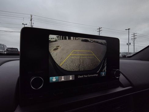 Used 2025 Honda Pilot Sport image 17