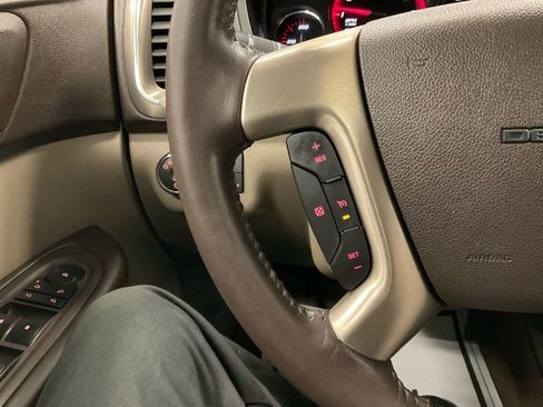 Used 2013 GMC Acadia Denali image 21