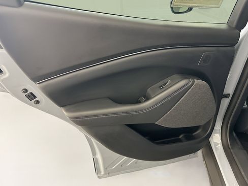 Used 2025 Ford Mustang Mach-E Premium image 27