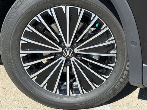 New 2025 Volkswagen Tiguan S image 6