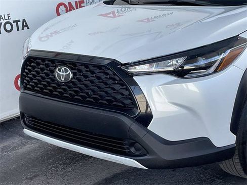 Certified 2022 Toyota Corolla Cross LE AWD/4WD image 8