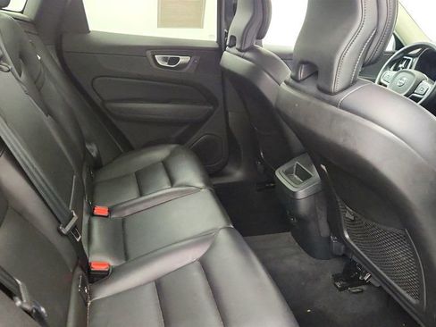 Used 2024 Volvo XC60 B5 Core AWD/4WD image 22