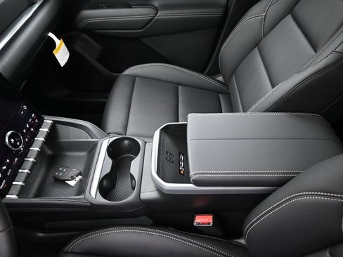 New 2026 GMC Terrain Elevation w/ Elevation Premium Package image 17