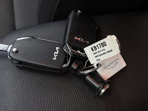 Used 2024 Kia Forte LXS FWD image 27