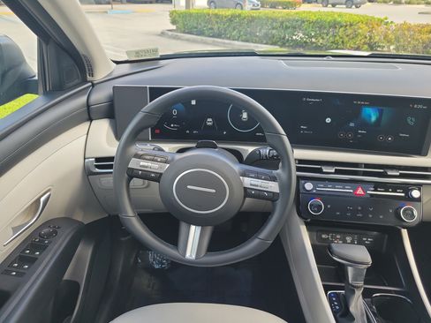 Used 2026 Hyundai Tucson SEL FWD image 17