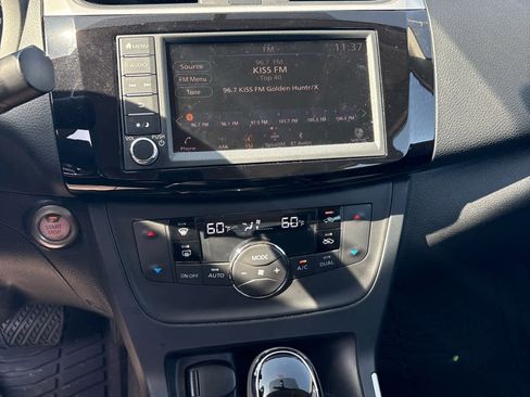 Used 2019 Nissan Sentra SV image 2