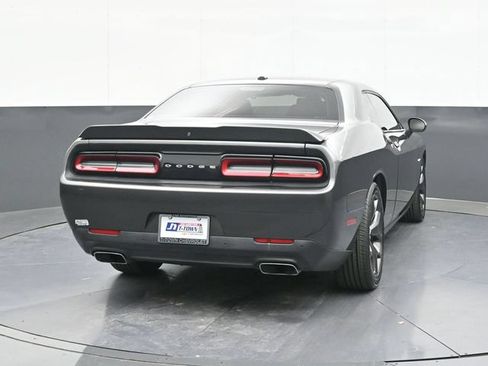 Used 2019 Dodge Challenger R/T RWD image 12