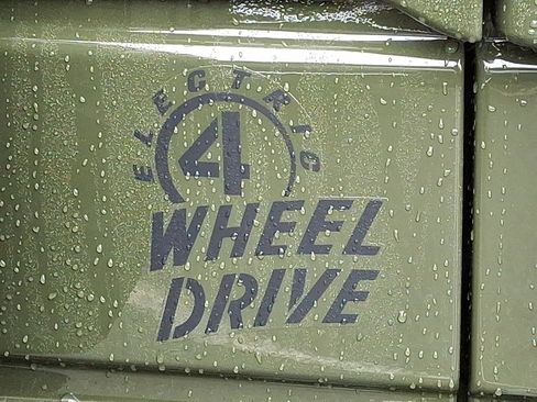 Used 2024 Jeep Wrangler Unlimited AWD/4WD image 16
