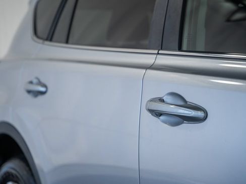 Used 2016 Toyota RAV4 LE AWD/4WD image 13