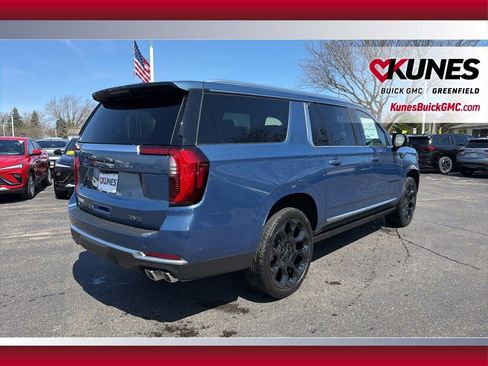 New 2026 GMC Yukon XL Denali w/ Denali Reserve Package image 3