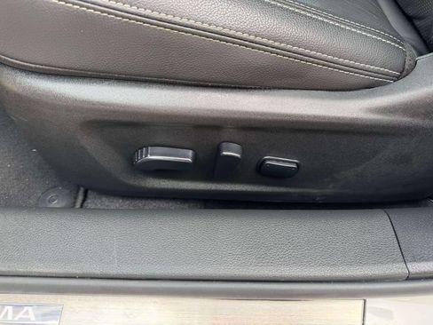 Used 2025 Nissan Altima 2.5 SL FWD image 15