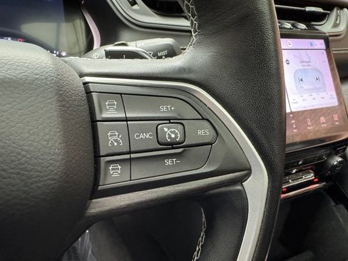 Used 2022 Jeep Grand Cherokee L Limited AWD/4WD image 17