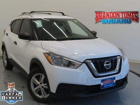Used 2019 Nissan Kicks S image 1