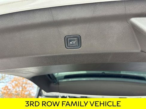 Used 2021 GMC Yukon SLT w/ SLT Premium Package image 14