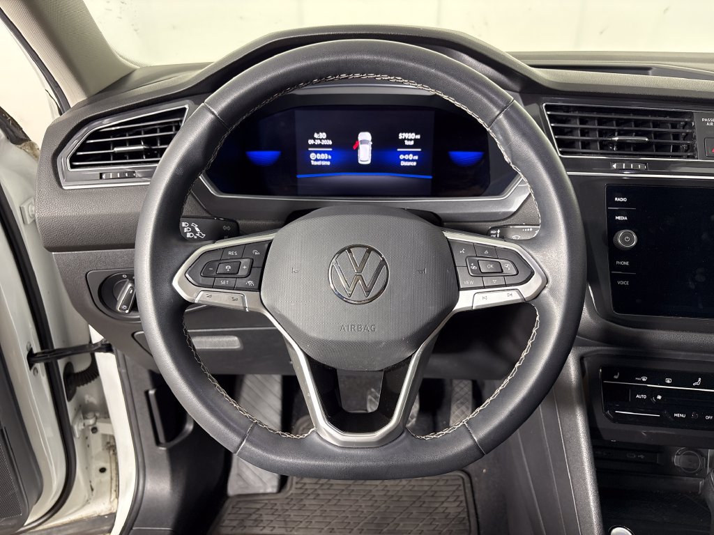 Used 2022 Volkswagen Tiguan SE FWD image 16