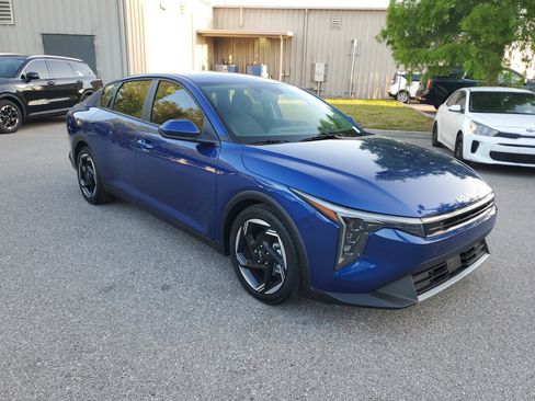 Used 2025 Kia K4 EX image 5