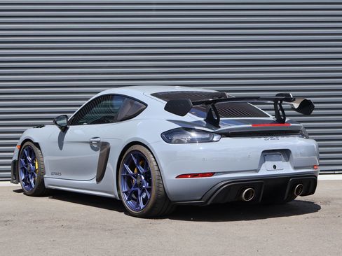 Certified 2025 Porsche 718 Cayman GT4 RS RWD image 3