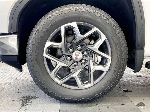 New 2026 GMC Sierra 1500 SLT w/ SLT Premium Plus Package image 14