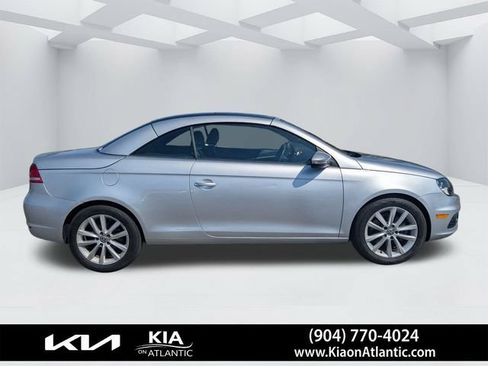 Used 2014 Volkswagen Eos Komfort FWD image 2