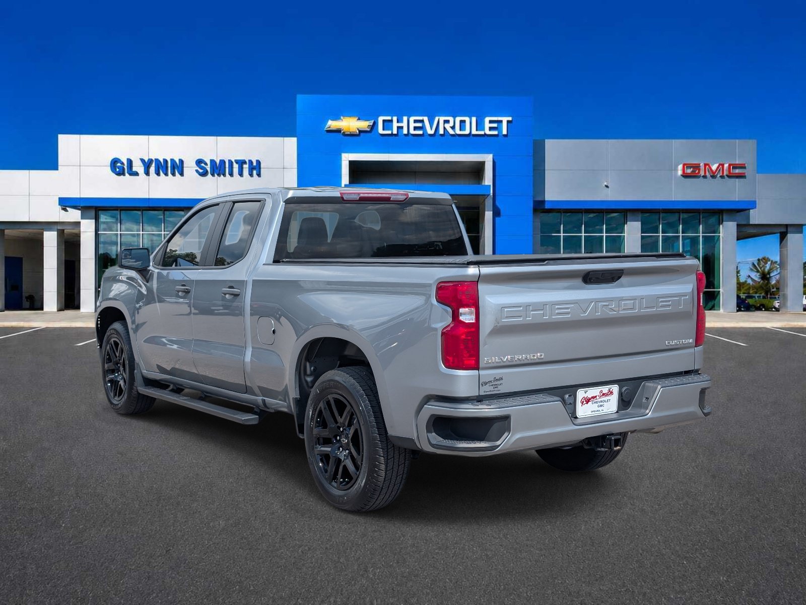 Used 2024 Chevrolet Silverado 1500 Custom RWD image 9