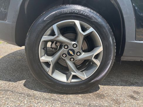Used 2025 Chevrolet Trax LT FWD image 30