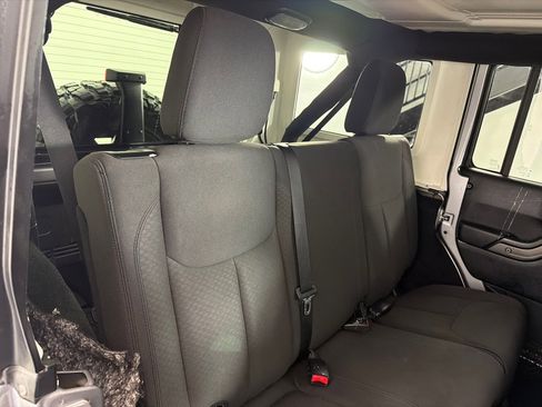 Used 2017 Jeep Wrangler Unlimited Sport AWD/4WD image 21