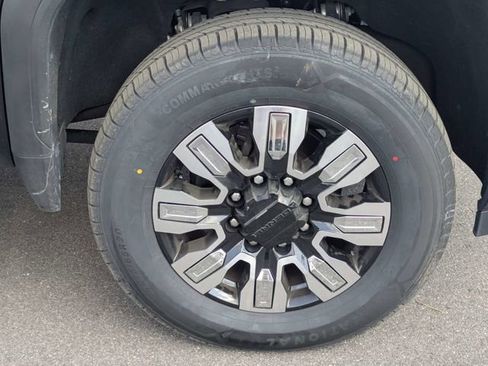 Used 2024 GMC Sierra 2500 Denali w/ Denali Reserve Package image 11