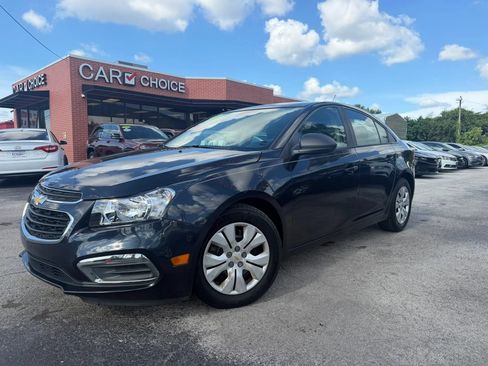 Used 2015 Chevrolet Cruze LS FWD image 1