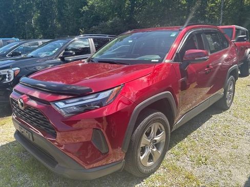 Used 2022 Toyota RAV4 XLE w/ Convenience Package AWD/4WD image 2