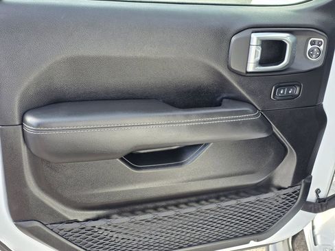 Used 2021 Jeep Wrangler Unlimited Sahara image 17