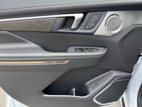 New 2026 Buick Enclave Avenir w/ Super Cruise Package FWD image 14