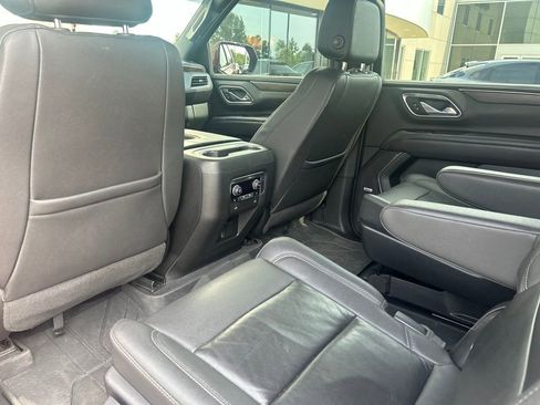 Used 2023 Chevrolet Suburban Z71 w/ Luxury Package AWD/4WD image 16