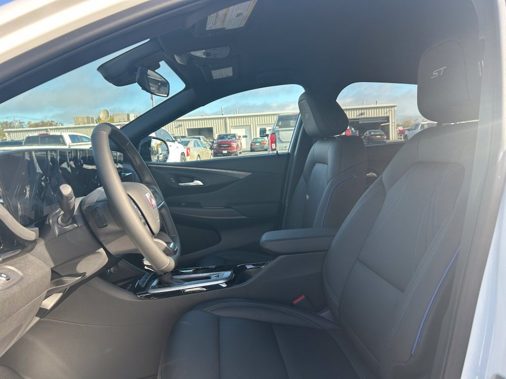 New 2026 Buick Envista Sport Touring w/ Convenience I Package FWD image 9