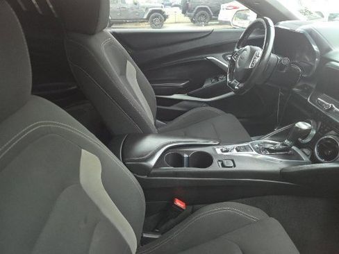 Used 2018 Chevrolet Camaro LT image 5