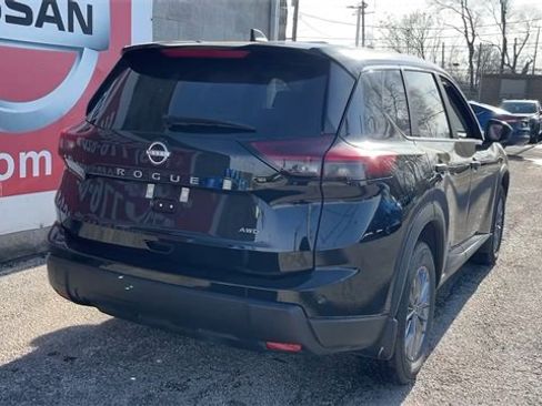 Used 2025 Nissan Rogue S image 24