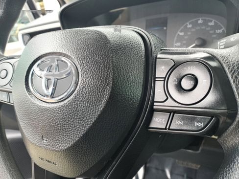 Used 2025 Toyota Corolla LE w/ Convenience Package image 9