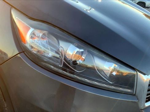 Used 2019 Kia Sorento LX w/ LX Convenience Package image 26