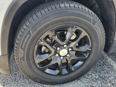 Used 2020 Chevrolet Traverse LS image 10