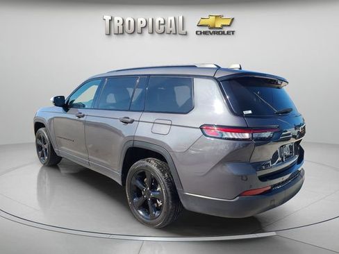 Used 2023 Jeep Grand Cherokee L Laredo image 3