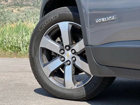 Used 2018 Chevrolet Traverse LT AWD/4WD image 9