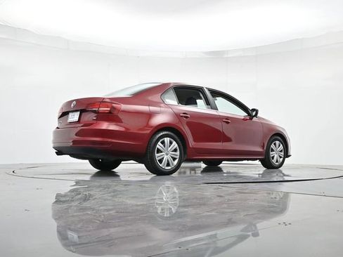 Used 2017 Volkswagen Jetta S image 25