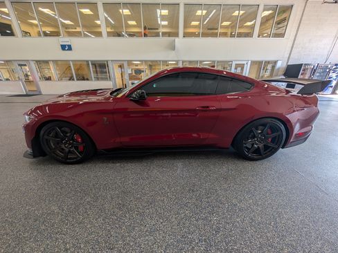 Certified 2020 Ford Mustang Shelby GT500 w/ Carbon Fiber Track Pack RWD image 3