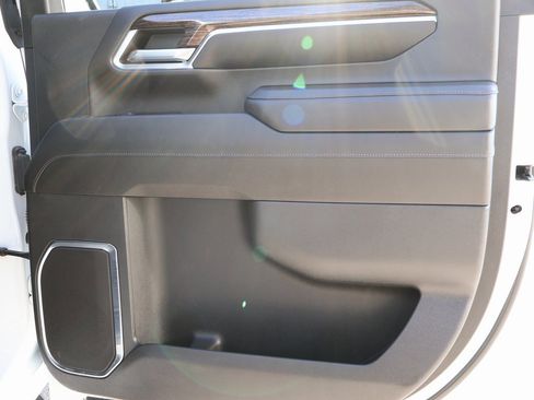 Used 2024 GMC Sierra 2500 SLE image 11